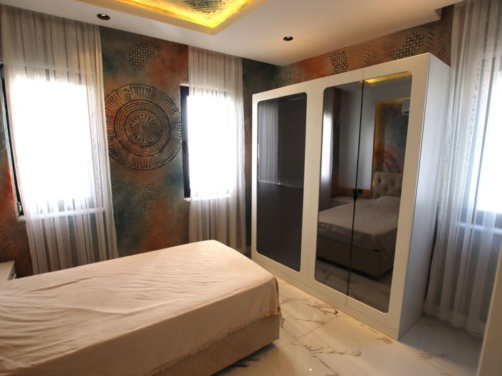 Image No.7-5 Bed Property for sale