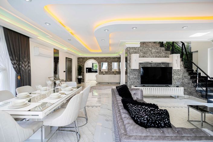 Image No.9-4 Bed Property for sale