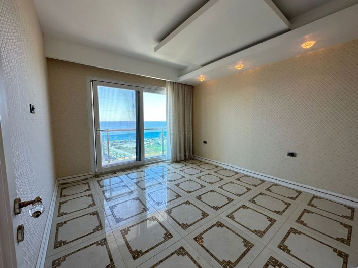 Image No.9-3 Bed Property for sale