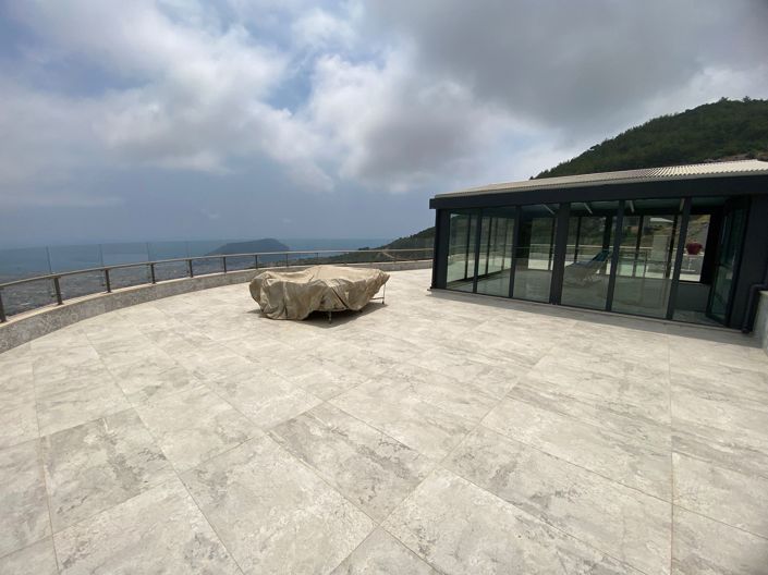 Image No.13-8 Bed Property for sale