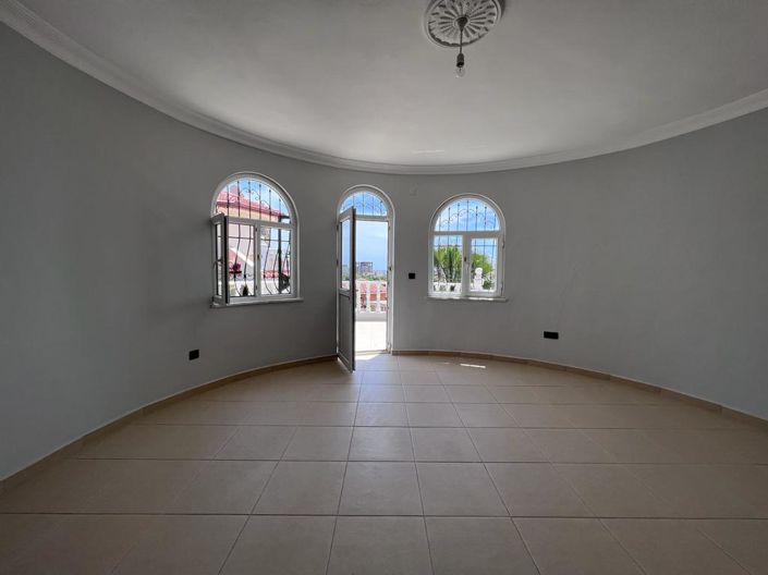 Image No.3-4 Bed Property for sale