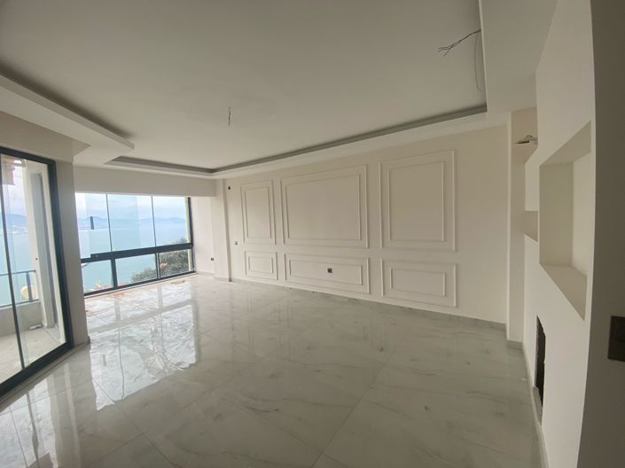 Image No.4-3 Bed Property for sale