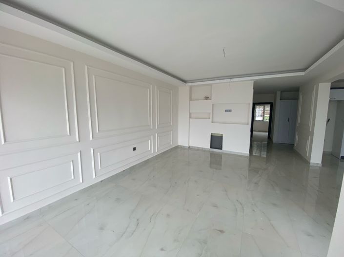 Image No.8-3 Bed Property for sale