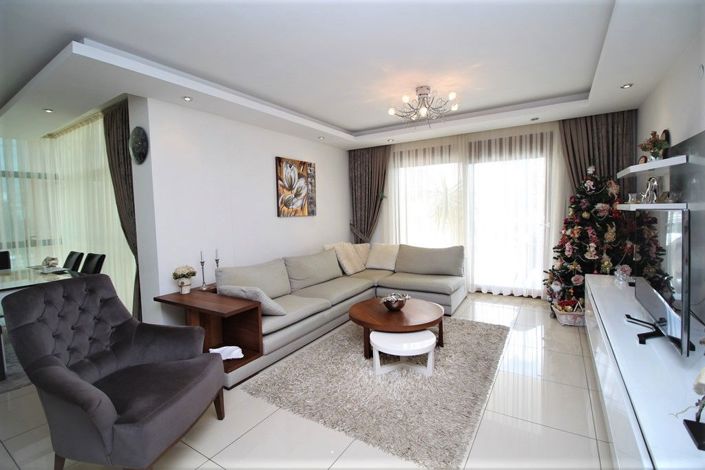 Image No.3-3 Bed Property for sale