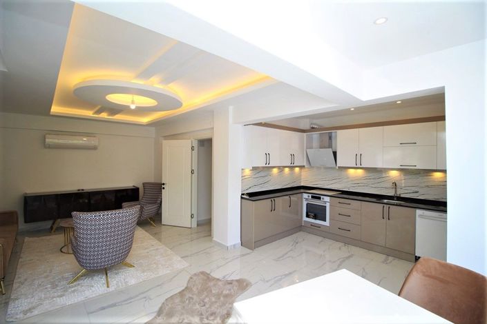 Image No.2-4 Bed Property for sale