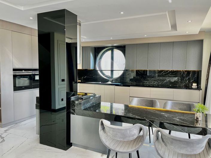 Image No.6-6 Bed Property for sale