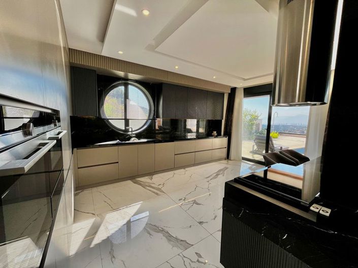 Image No.7-6 Bed Property for sale