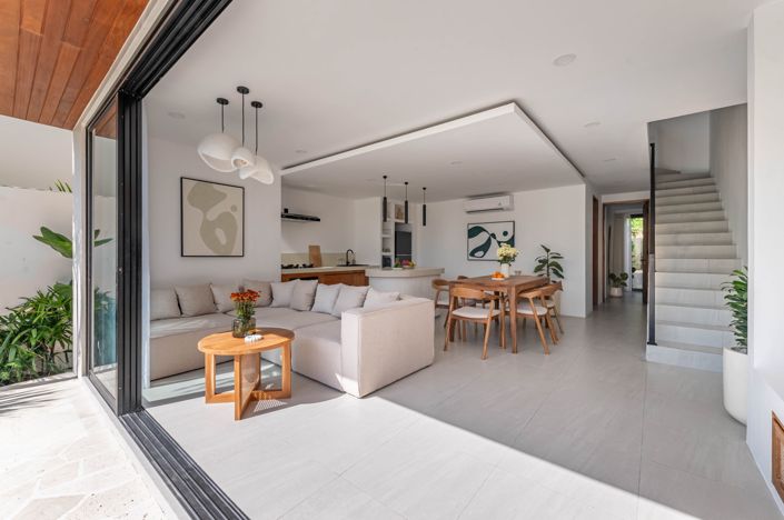 Image No.10-3 Bed Property for sale