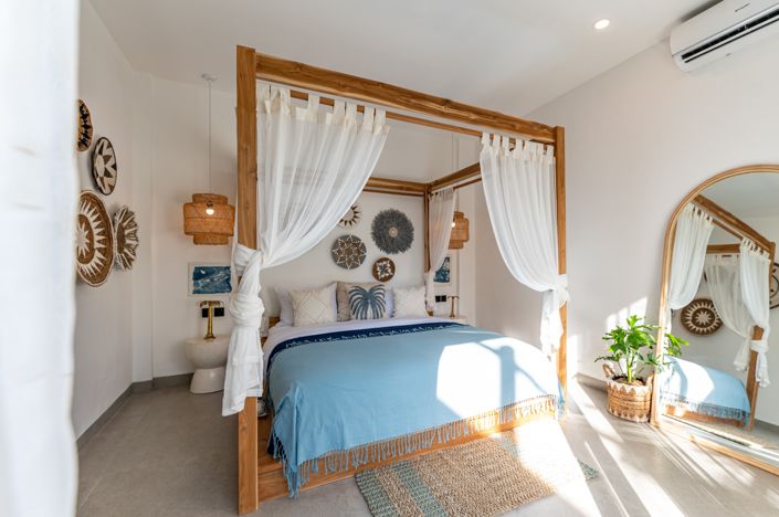 Image No.10-2 Bed Property for sale