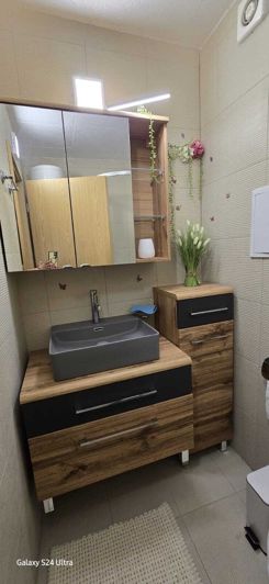 Image No.10-1 Bed Property for sale