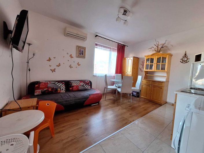 Image No.10-1 Bed Property for sale