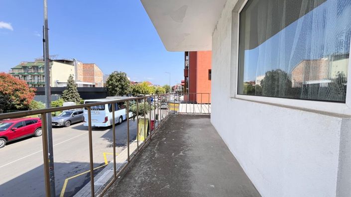 Image No.2-5 Bed Property for sale