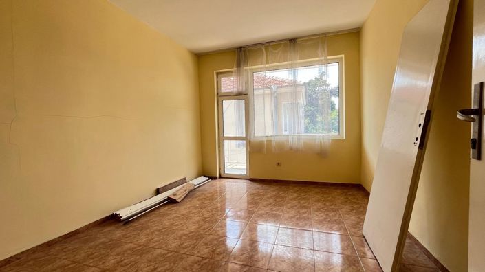 Image No.5-5 Bed Property for sale