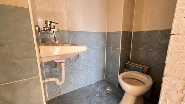 Image No.7-5 Bed Property for sale