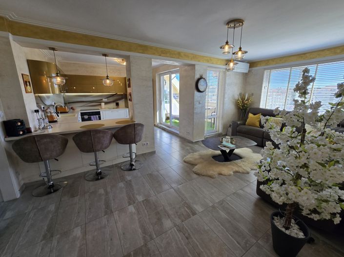 Image No.2-2 Bed Property for sale