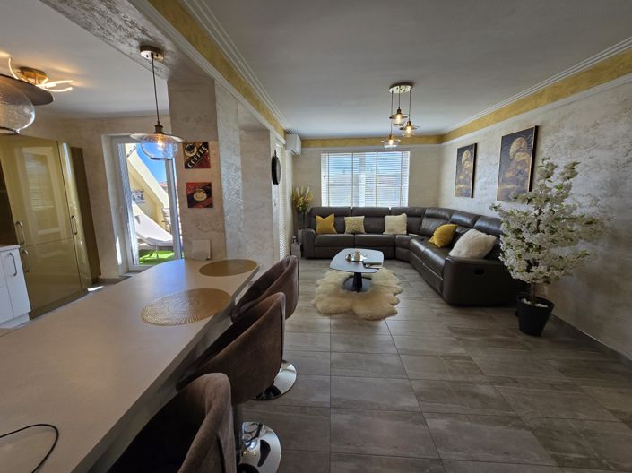 Image No.4-2 Bed Property for sale