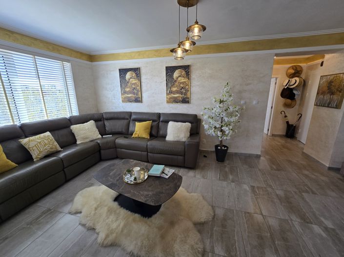 Image No.5-2 Bed Property for sale