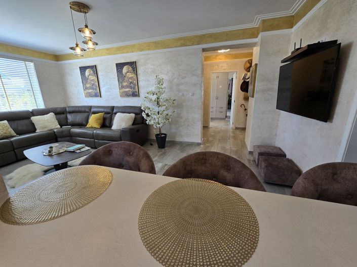 Image No.7-2 Bed Property for sale