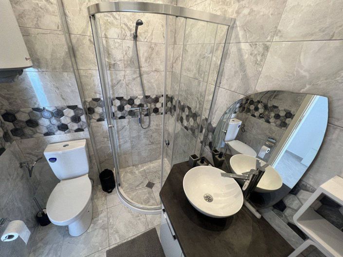 Image No.3-1 Bed Property for sale