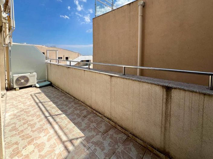 Image No.4-1 Bed Property for sale