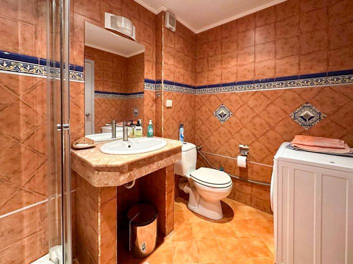 Image No.10-3 Bed Property for sale