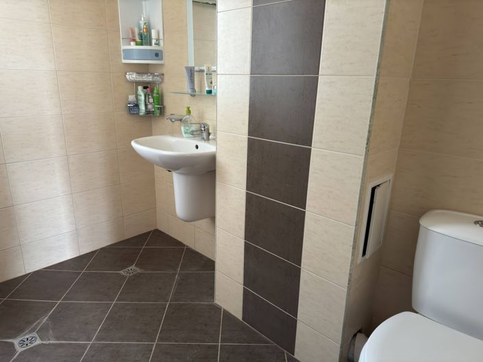 Image No.7-2 Bed Property for sale