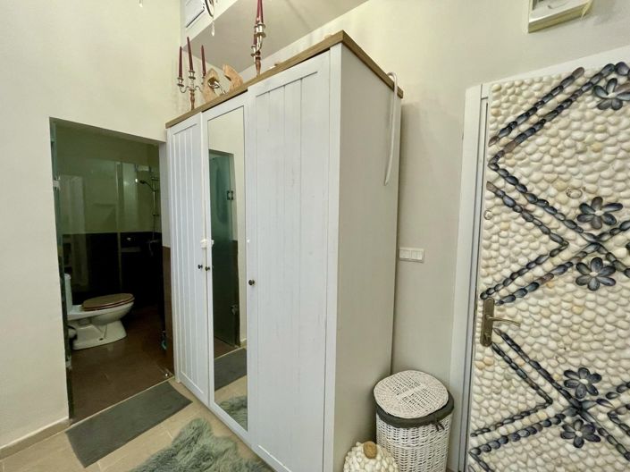 Image No.8-3 Bed Property for sale