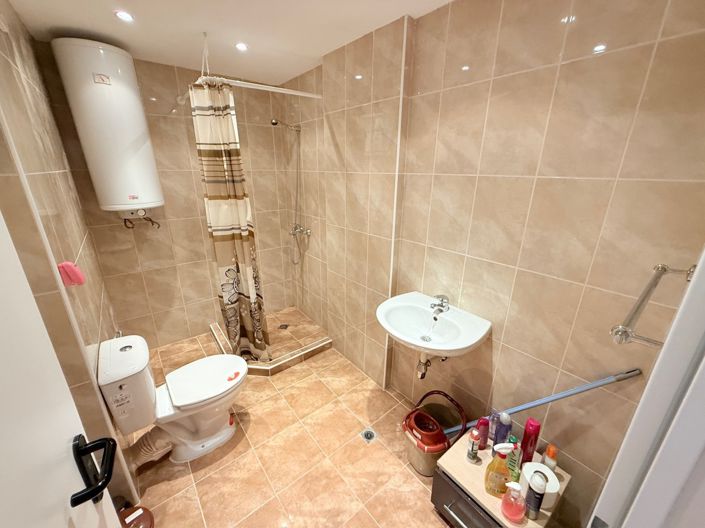 Image No.9-1 Bed Property for sale