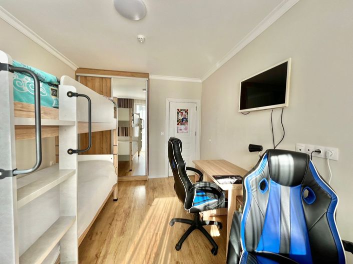 Image No.9-2 Bed Property for sale