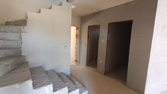 Image No.9-3 Bed Property for sale