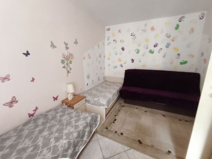 Image No.10-2 Bed Property for sale