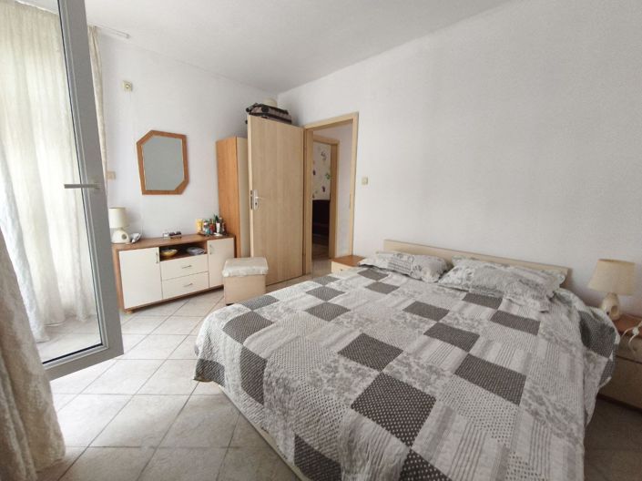 Image No.9-2 Bed Property for sale