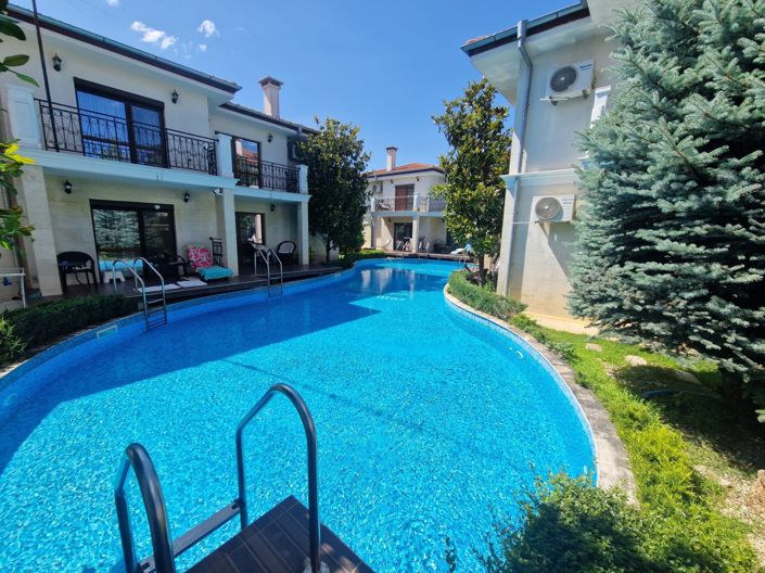 Image No.4-2 Bed Property for sale