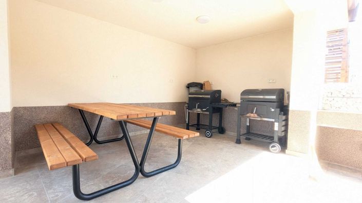 Image No.4-1 Bed Property for sale