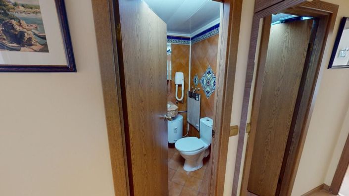 Image No.9-2 Bed Property for sale