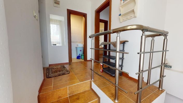 Image No.8-2 Bed Property for sale