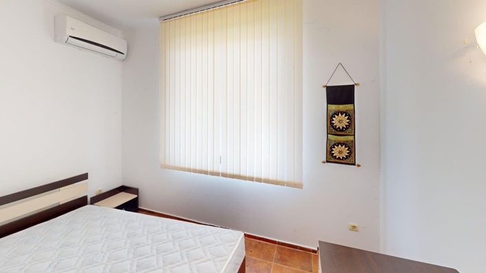 Image No.10-1 Bed Property for sale