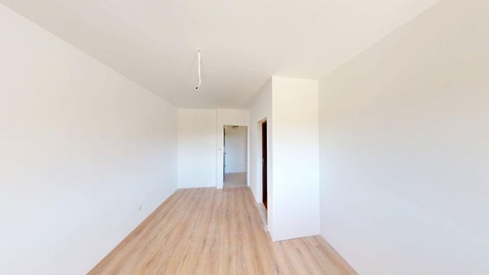 Image No.10-1 Bed Property for sale