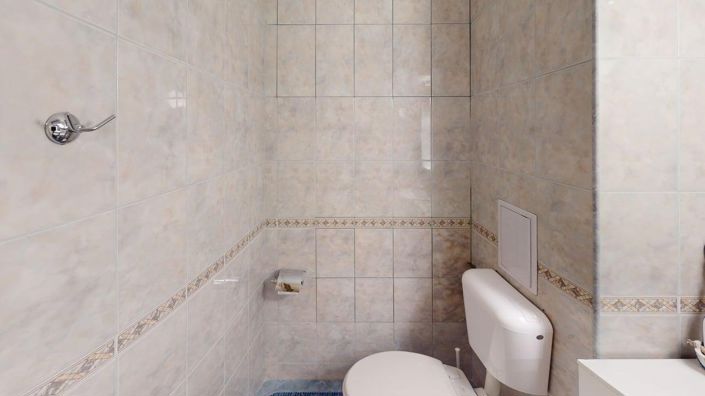 Image No.10-2 Bed Property for sale