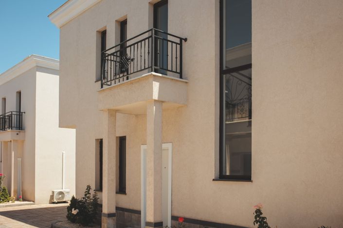 Image No.3-3 Bed Property for sale