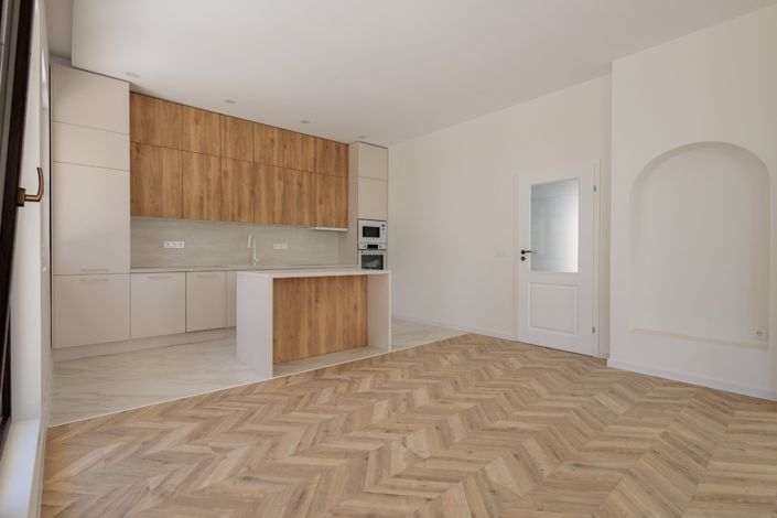 Image No.9-3 Bed Property for sale