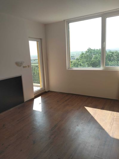 Image No.10-2 Bed Property for sale