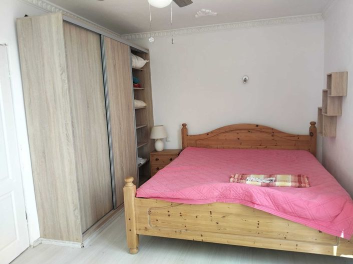 Image No.10-6 Bed Property for sale