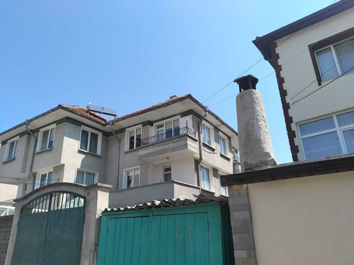 Image No.2-6 Bed Property for sale