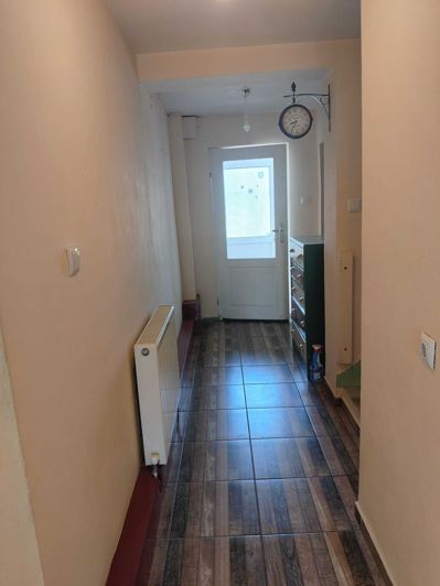 Image No.9-6 Bed Property for sale