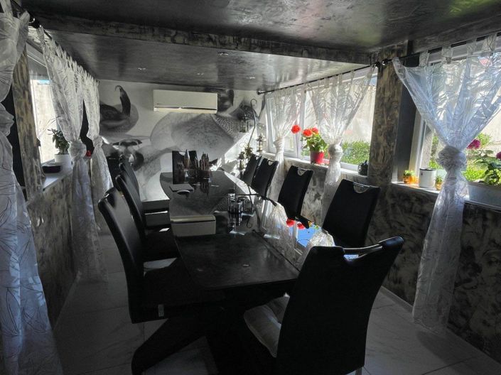 Image No.7-4 Bed Property for sale