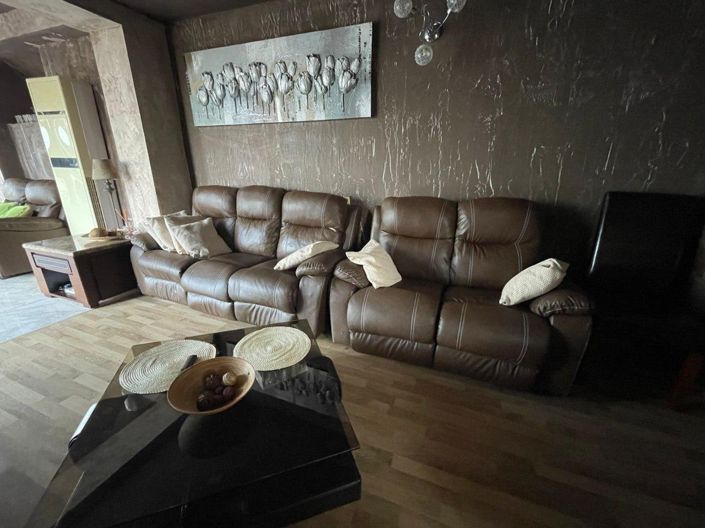 Image No.8-4 Bed Property for sale