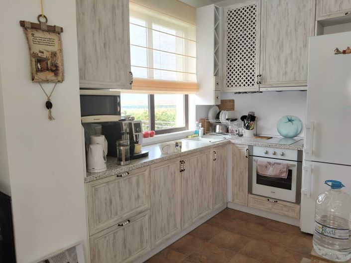 Image No.8-3 Bed Property for sale