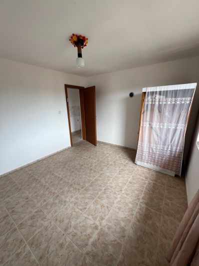 Image No.6-3 Bed Property for sale