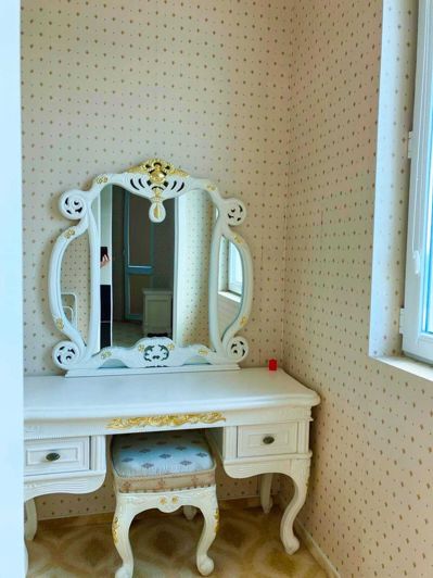 Image No.10-1 Bed Property for sale